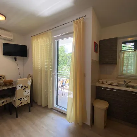 Vano Apartment *